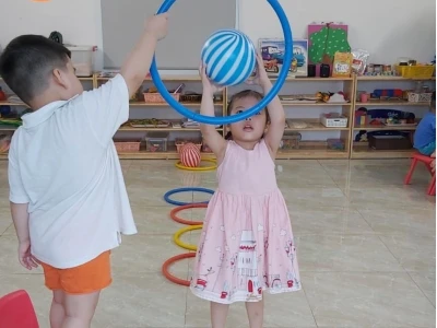 Trò chơi ném bóng: Hướng dẫn chi tiết và lợi ích cho trẻ mầm non
